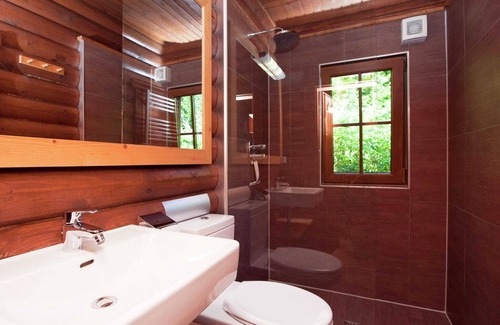 Woergl Ski Chalet | Charming Chalet in Wörgl-Boden with Terrace & Family Amenities