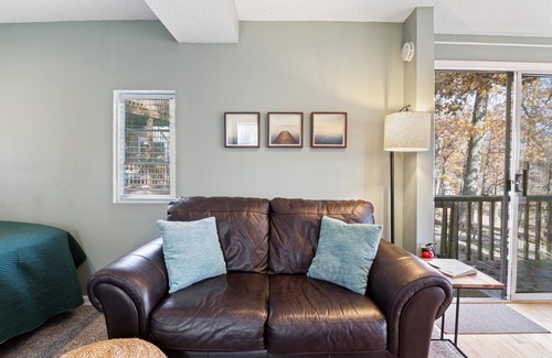 Sunrise Beach Cabin | Cozy Cabin with Hot Tub & Lake Views - Guest Rated 9.6