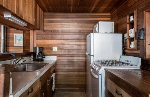 Douglas Cabin | Experience Douglas Beach: Redwoods Cabin with Ocean View