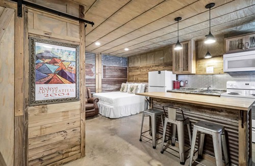 Rockport Cottage | Charming Cabin by the Marina with Oceanfront Views
