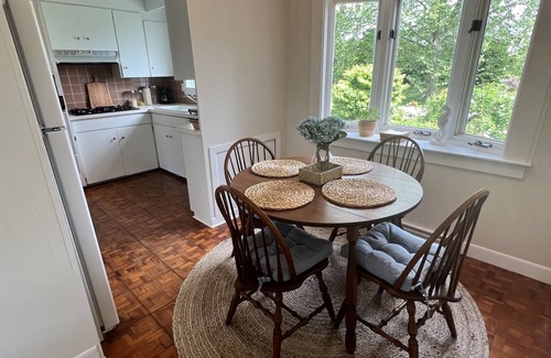 Dartmouth Apartment | Charming Oceanfront Cottage in Padanaram with Spa & Pool