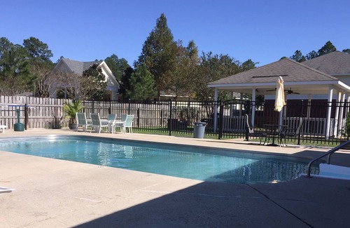 Gautier Condo | Quaint condo with the convenience of the Gulf Coast