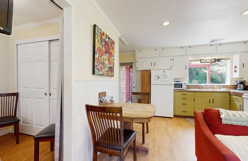 Tillicum Beach Cottage | Cozy Cottage Retreat Steps from the Beach - Pet Friendly