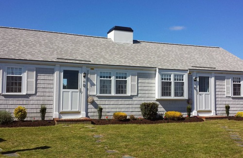 West Dennis Cottage | Charming Cottage Steps from West Dennis Beach with Ocean View