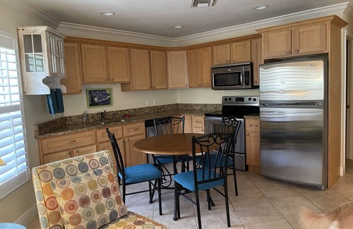 Braden River House | Idyllic Guest House with Pool & Lake Views - Rated 10/10
