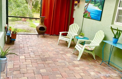Braden River House | Idyllic Guest House with Pool & Lake Views - Rated 10/10