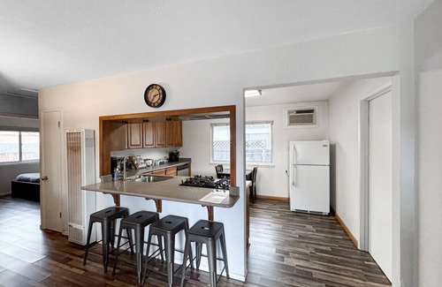 Mountain View House | Charming Two-Bedroom Retreat with Breakfast & Family Amenities