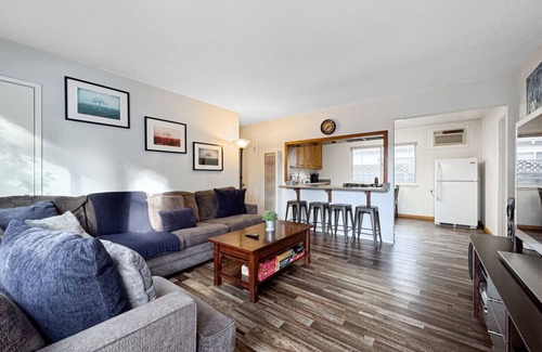 Mountain View House | Charming Two-Bedroom Retreat with Breakfast & Family Amenities