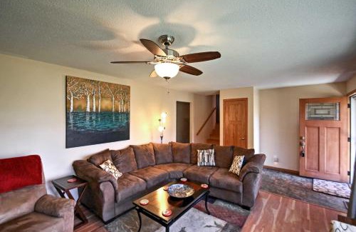Kenwood House | Charming Duluth Retreat with Private Yard for Families