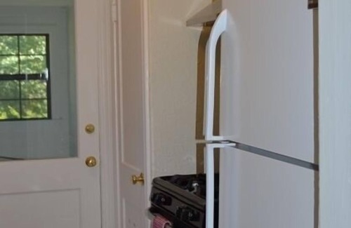 Knox - Henderson Apartment | Delightful Duplex Near Lower Greenville with Spa & Pool