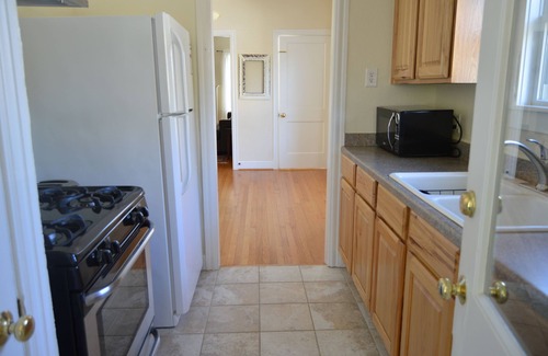 Knox - Henderson Apartment | Delightful Duplex Near Lower Greenville with Spa & Pool
