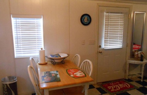 Sparta House | Pet-Friendly Coke Cabin Near Cane Creek - Rated 9/10!