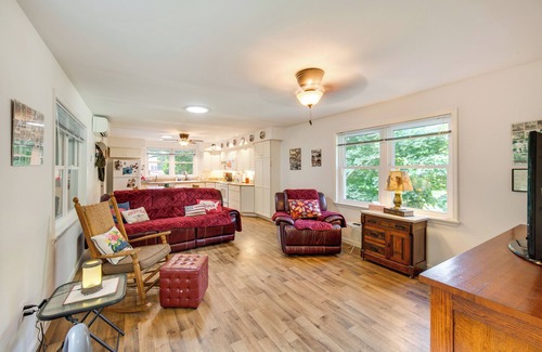 Elysburg Cottage | Cozy Elysburg Cottage: Steps from Knoebels Resort!