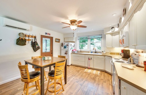 Elysburg Cottage | Cozy Elysburg Cottage: Steps from Knoebels Resort!
