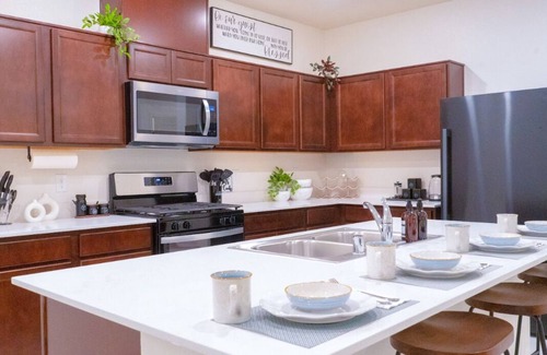 Henderson House | Family-Friendly Vegas Home with Spa & Breakfast Included