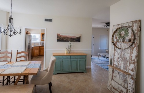 Paso Robles Other | Charming Farmhouse Retreat with Spa & Hot Tub Awaits You