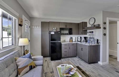 Aztec Apartment | Charming Quaint Getaway for Family-Friendly Adventures