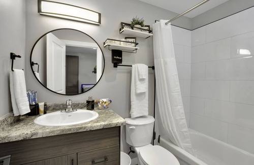 Aztec Apartment | Charming Quaint Getaway for Family-Friendly Adventures