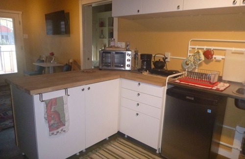 Bisbee Apartment | Charming Historic 1914 Apartment with Pet-Friendly Amenities
