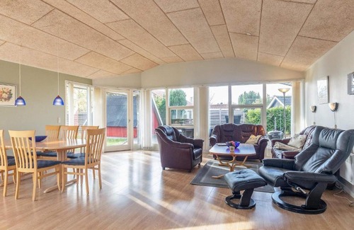 Vejlby Fed House | Cozy Holiday Home in Middelfart with Nearby Beach Access