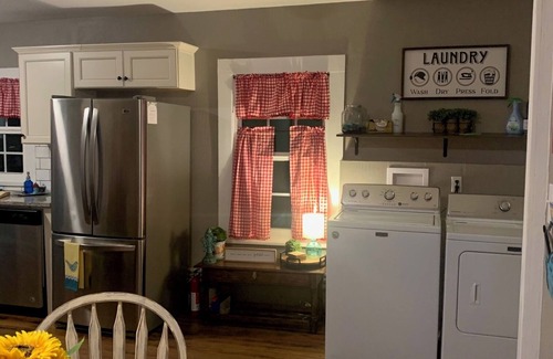 Canyon House | Inviting Home Near WT and Palo Duro Canyon with Breakfast