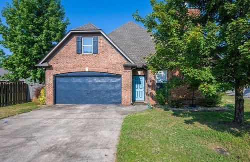 Harvest House | Charming Cottage Retreat in Harvest, Alabama - Rated 10/10