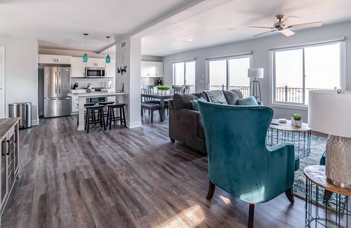Atchison House | Scenic River House with Breakfast and Family-Friendly Amenities