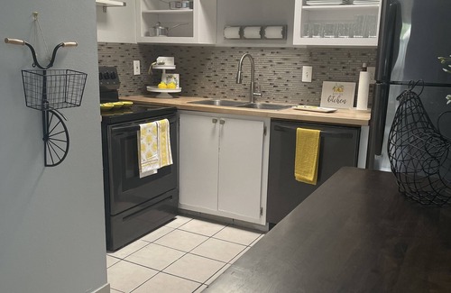 Sparks Condo | Charming Getaway in Sparks, NV - Rated 9.8/10