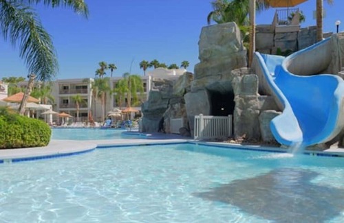 Canyon Corridor Condo | Charming Jr Villa at Palm Canyon Resort with Pool & Kitchenette