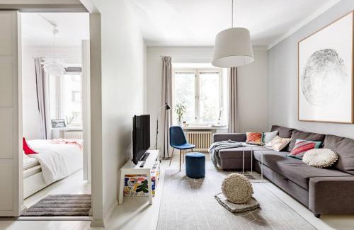 Alppiharju Apartment | Charming Kallio Hideaway: Top-Rated Family-Friendly Stay