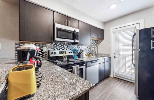Pleasant Valley Apartment | Cozy 1BR King Bed Retreat, Steps from Downtown Fun