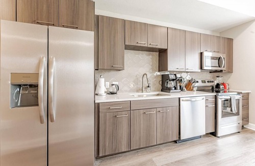 Pleasant Valley Apartment | Cozy King Bed Studio with Fast Wifi & Pet-Friendly Comfort