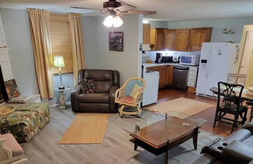 Koontz Lake House | Quaint lake house, minutes walk to beach and brew pub. Sleeps 8.