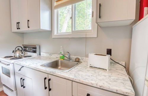 Frontenac Cabin | Quaint Lakeside Getaway: 2-Bedroom Cottage, Steps from the Water!