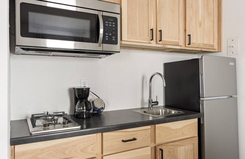 Walker Apartment | Quaint Lakeview Getaway | Trails & Town at Your Doorstep
