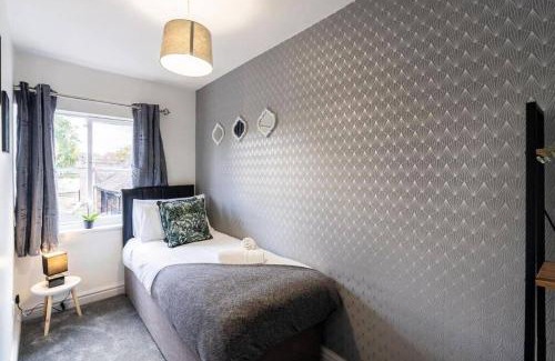 Barton-upon-Humber House | Charming Barton Home: Guest Rated 9.3, Family-Friendly Stay