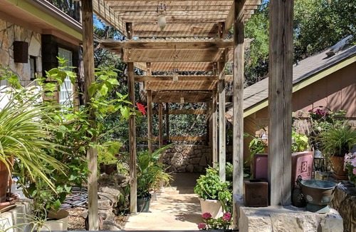 Woodlake Trails Cottage | Quaint Little Thai Cottage close to Austin & Texas Hill Country