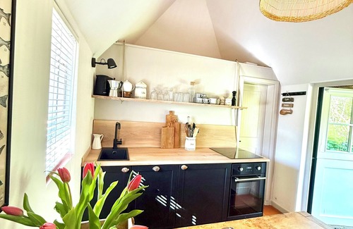 Behrensdorf Cottage | Cozy Thatched House Near Beach with Ocean View and Pool