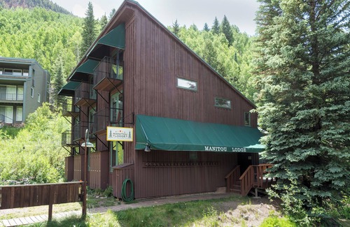Telluride Hotel | Cozy Lodge Near Downtown with River Views and Breakfast
