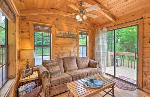 Warrensville House | Charming Log Cabin with Views, Pet & Child Friendly