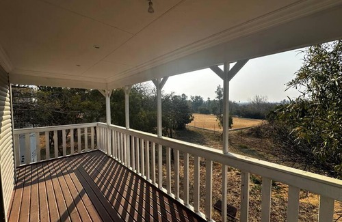 Lanseria Apartment | Cozy Log Cabin Retreat - Pet & Child Friendly Getaway