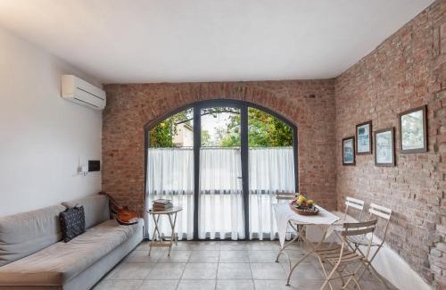 Stagno Lombardo House | Quaint Mansion in Stagno Lombardo with Lush Garden Retreat