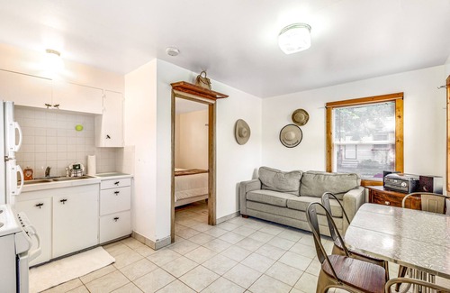 Nahcotta House | Cozy Motel Suite with Kitchenette Near Golf and Beach