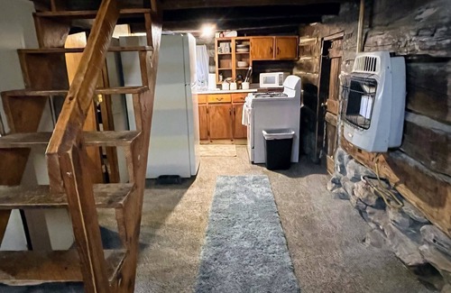 Stanton Cabin | Charming Cabin with Loft, Grill & Fire Pit - Pet Friendly
