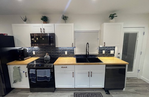 Aransas Pass House | Quaint paradise on 3 acres, pond and grill. Smart Home, Game Rm & Outdoor Games!