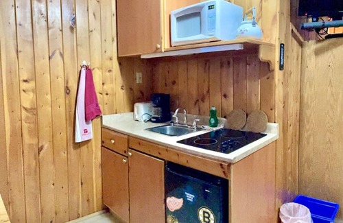 Blairmore Cabin | Quaint Riverside Cabin # 1
