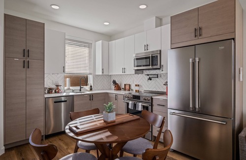 Licton Springs House | Charming Seattle Hotel: Family-Friendly Near Downtown