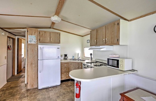 Silver Springs Cabin | Cozy Silver Springs Cabin with Lake Access and Spa Amenities