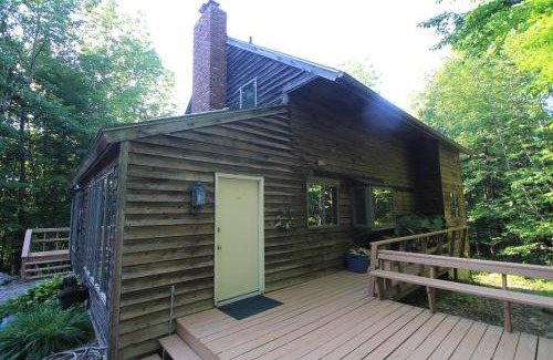 Moscow House | Delightful Stowe Cabin - Family-Friendly Retreat, 4 Stars
