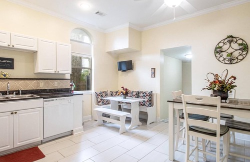 East Biloxi House | Cozy Beachfront Retreat with Ocean View & Town Access